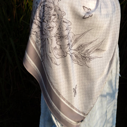 Sekuntum Shawl in Cashmere Gardenia